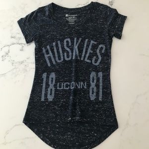 UCONN Husky T Shirt 18 81 XS Grey White